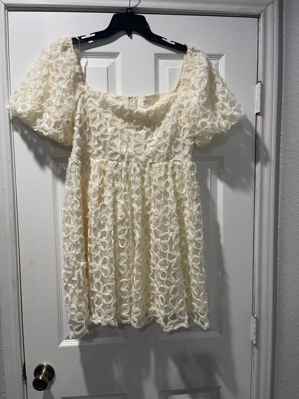 Mod on Trend Ivory Floral Appliqué Short Dress